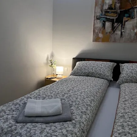 Time Out 1 Apartman